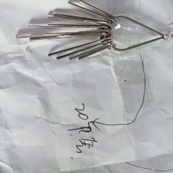 这个铁的耳环谁家有啊