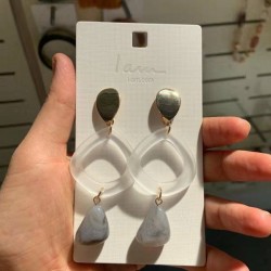 谁用过耳环中间这个亚克力？透明的也可以